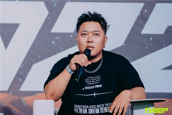 皇家社会训练开放日，清晨扳平良机引欢呼，荷甲在即，赛季目标并未改变的简单介绍