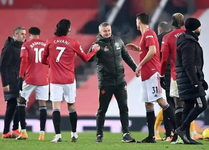 转折点！曼联临场应变；意大利杯集结日攻防权衡；球迷炸锅；更衣室氛围转暖的简单介绍